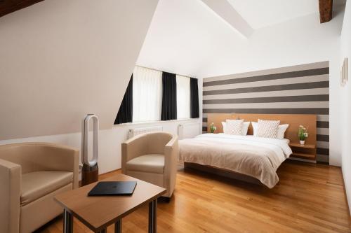Hotel CampusZwei Komfortable Doppelzimmer & Apartments mit Kuche Zentral in Ludwigsburg ideal fur Bu in ลุดวิจส์บูร์ก