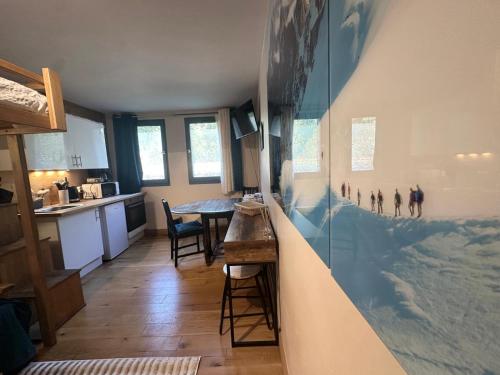 Nouveau Refuge de l aiguille in เลอ ลิเร