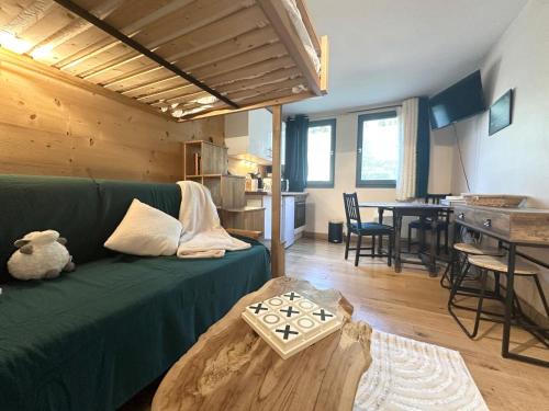 Nouveau Refuge de l aiguille in เลอ ลิเร