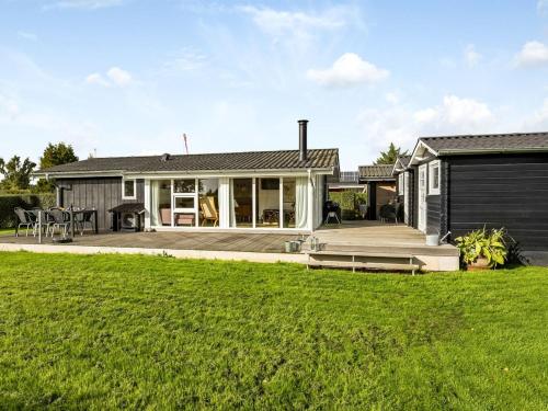  Holiday Home Florina - 700m from the sea by Interhome in Hejls