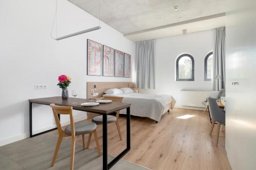 Beautiful White - Beige Apartments in Wrocław by Noclegi Renters, Breslau (Foto 10)