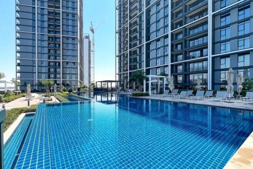 Creek Harbour Gem -Stylish 2BR with Stunning Views-17, Dubai (foto 3)