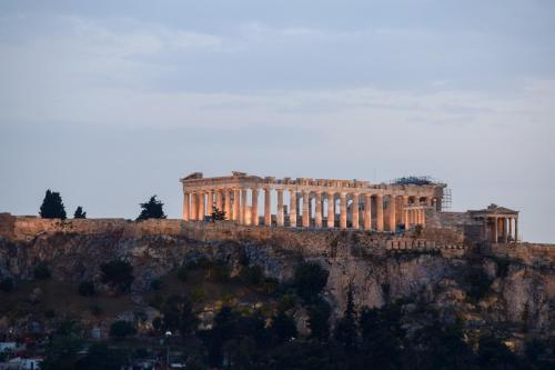 Acropolis View by Zeussuites, Athens