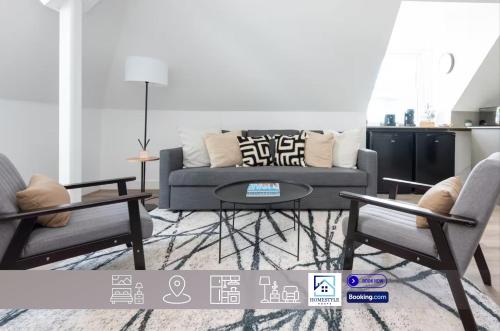 Weekly Special - 2BDR APT By Homestyles Hosts Short Lets & Serviced Accommodation Stratford With Free Parking, London