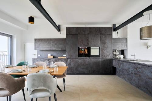 Stralau360 - Exclusive Penthouse with Sauna & Panoramic Rooftop, Berlin (photo 6)
