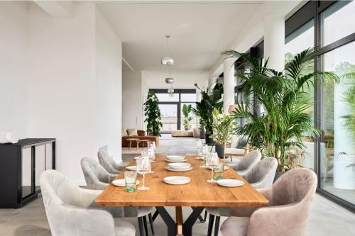 Stralau360 - Exclusive Penthouse with Sauna & Panoramic Rooftop, Berlin (photo 11)