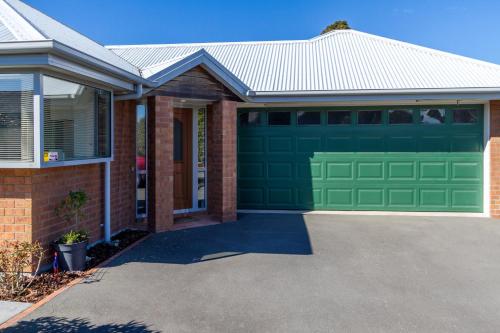 Exterior view, Your Home Away From Home on Barrington Street in Cashmere