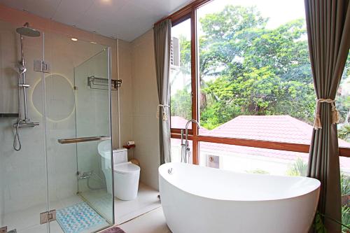 room detail thumbnail 2