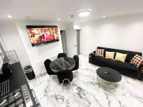 THE ROYAL BOUTIQUE MAYFAIR LODGE bY LONDON , SLEEP 8 gîte à louer Hayes