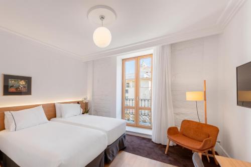 room detail thumbnail 1