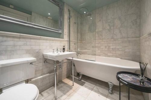 3-bedroom Georgian maisonette, Bath (photo 6)