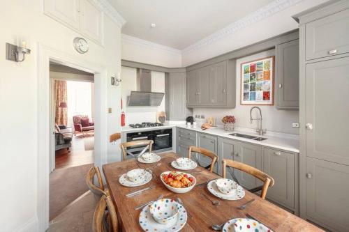 3-bedroom Georgian maisonette, Bath (photo 9)