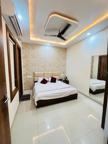  Grand Central in Bulandshahr
