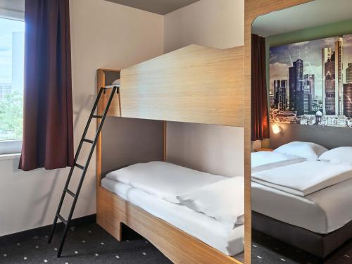 B&B Hotel Frankfurt-West - image 2