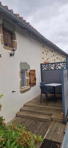 Chambre les orchidées (Chambre les orchidees) in Menomblet