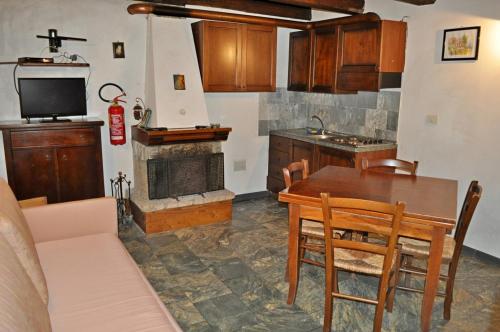 Borgo Isola Santa - image 2