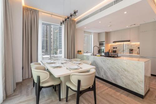 Free housekeeping visits during your stay - StayShort - Dubai Marina 1 bed sleeps 2 with Swimming Pool, Дубай (фото 6)