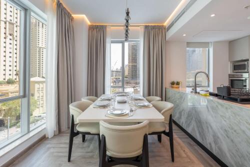 Free housekeeping visits during your stay - StayShort - Dubai Marina 1 bed sleeps 2 with Swimming Pool, Дубай (фото 8)