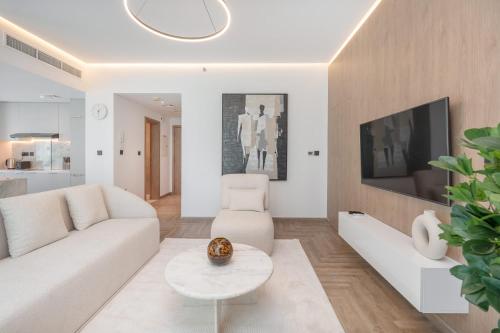 Free housekeeping visits during your stay - StayShort - Dubai Marina 1 bed sleeps 2 with Swimming Pool, Дубай (фото 7)