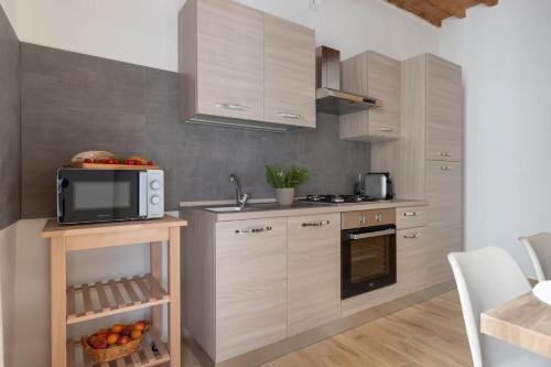 Alaric - appartement 4 personnes - check in h24 - wifi near Mur des Canuts