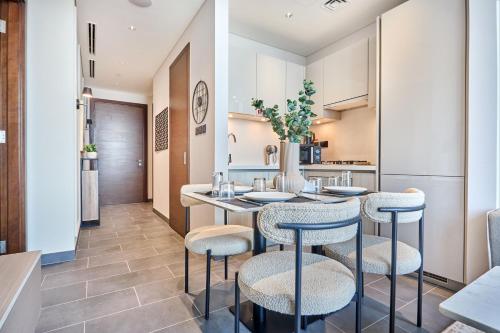 STAY BY LATINEM Luxury 1BR Holiday Home CB 1210 Near Burj Khalifa, Dubaï (photo 5)