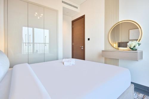 STAY BY LATINEM Luxury 1BR Holiday Home CB 1210 Near Burj Khalifa, Dubaï (photo 7)