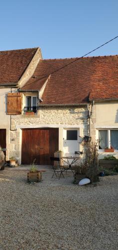 Viesnīcas āriene, Logis côté Cour (Logis cote Cour) in Varennes-les-Narcy