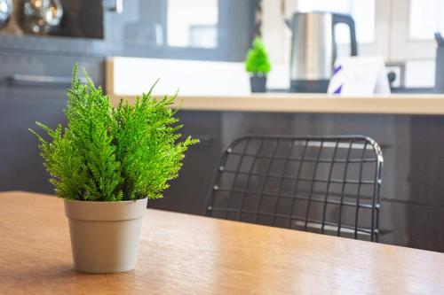 Modern 2BR Flat 1min walk to Taksim square - image 3