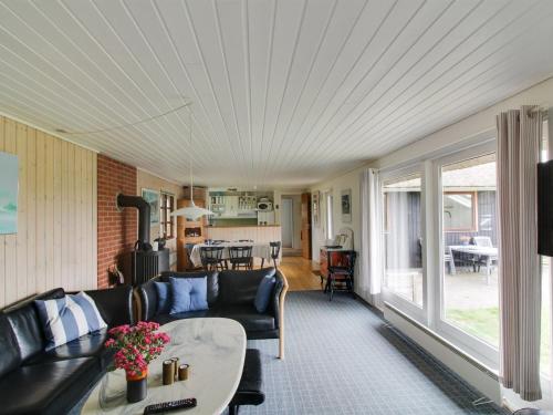 Holiday Home Kastehelmi - 400m from the sea by Interhome in Oksby