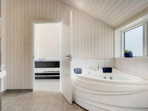 Holiday Home Dior - 1-4km from the sea by Interhome in Vejers Strand