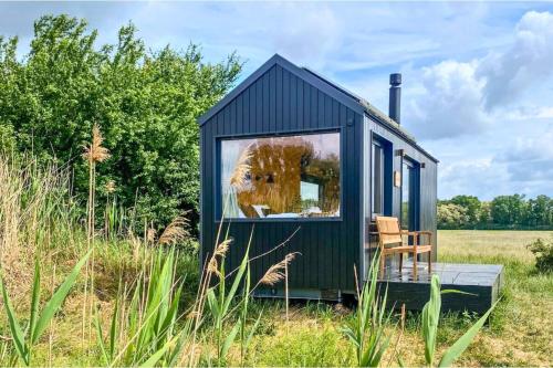 Offgrid Cabin Klaudia am See in Brandenburg Tiny House Natururlaub & Retreat bei Berlin