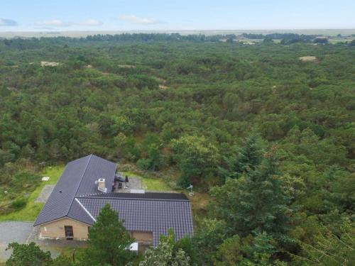 Holiday Home Holmved - 1-2km from the sea by Interhome – khách sạn tại Oksby