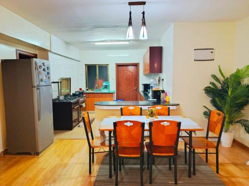 House-Share Lavington-Room in Woodley