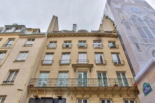 UrbanFlat 03 - 4 Bedroom Apartment in Center of Paris - image 11