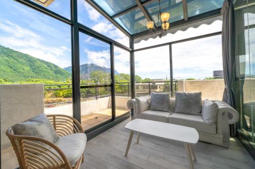 涵云villa太魯閣 in Qijin District