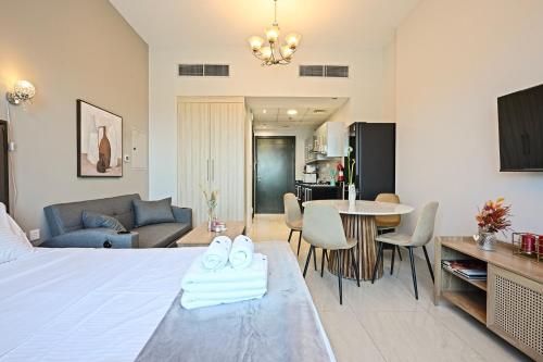 Luxury Studio Near Downtown Dubai, Dubai (photo 3)