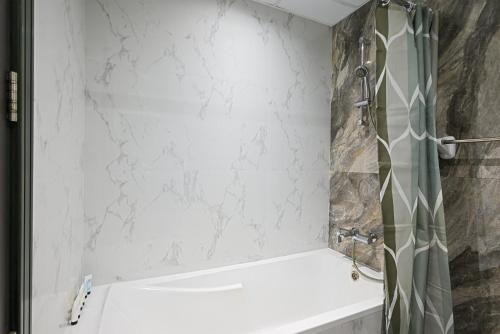 Luxury Studio Near Downtown Dubai, Dubai (photo 7)