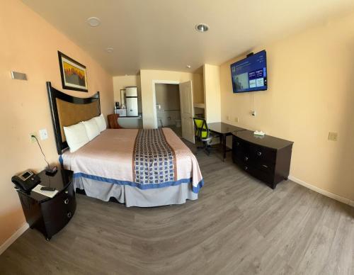 Denver City Motel - image 9