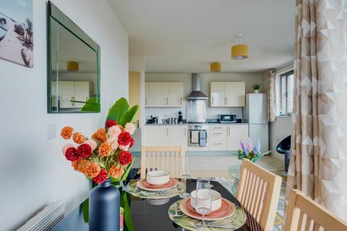 Stylish 2BED 2BATH Apartment- Sleeps 6, Free Parking, Neflix, Disney, Birmingham (photo 4)