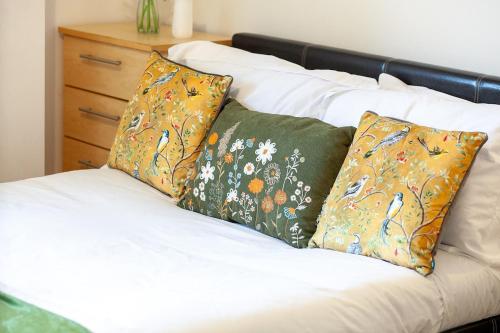 Stylish 2BED 2BATH Apartment- Sleeps 6, Free Parking, Neflix, Disney, Birmingham (photo 10)