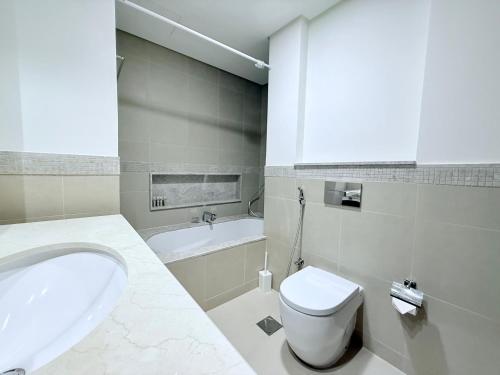 Charming 1 BR with Balcony Retreat, Dubaï