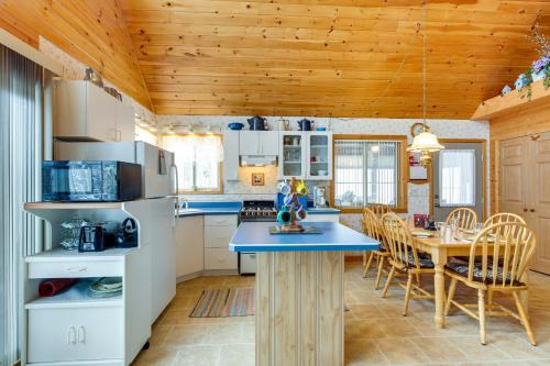 Cozy Cabin on 10 Acres, Walk to Chippewa River! in Weirgor, USA