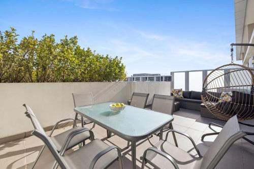 Family Penthouse Apt Lvl 13 with 2 Carparks at Airport - image 10