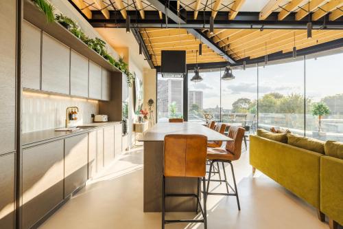 Penthouse in Fulham/West Kensington 3 Bedrooms London