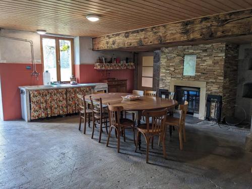 Ferme d'alpage La Bâtie Dessous (Ferme d'alpage La Batie Dessous) in Brey-et-Maison-du-Bois
