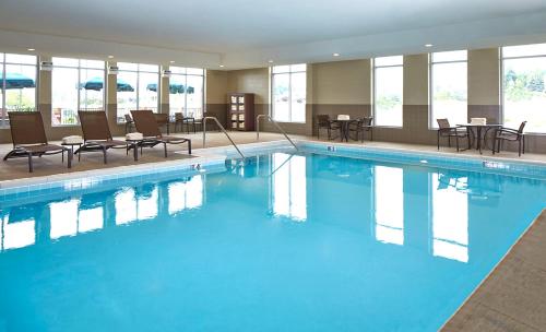 สระว่ายน้ำ, Hyatt Place Lansing East in แลนซิง (MI)