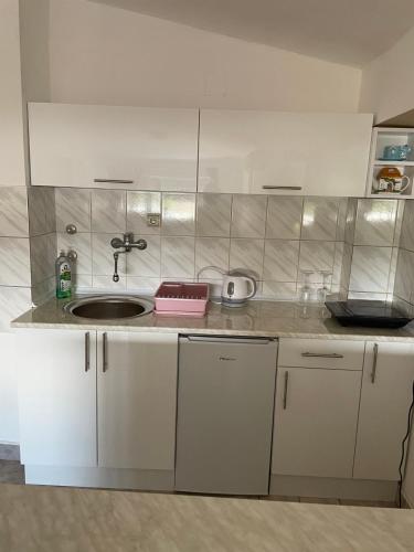 Konyha, Tami Apartment in Detelinara