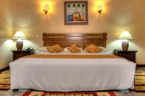 Фото отеля Mountains of the Moon Hotel