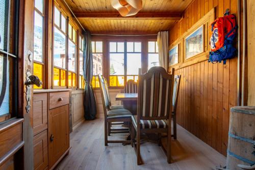 陽台/露台, Imeschhüs (Imeschhus) in 莫雷爾