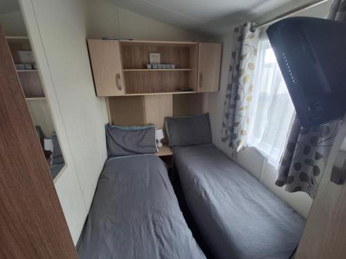 3-Bed Caravan - Sleeps 8 - Pool, Skegness (foto 8)